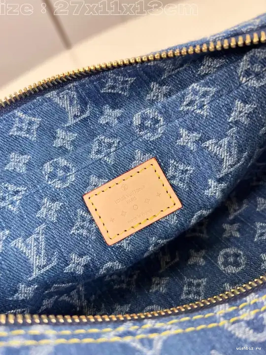 WIS VUITTON TRUNK LOUIS PAPILLON 0513